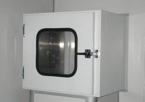 烤漆聯(lián)鎖傳遞窗 烤漆聯(lián)鎖傳遞窗是一種潔凈室的輔助設(shè)備,主要用于潔凈區(qū)與潔凈區(qū)之間,潔凈區(qū)與非潔凈區(qū)之間小件物品的傳遞,以減少潔凈室的開門次數(shù),把對(duì)潔凈室的污染降低到最低程度。